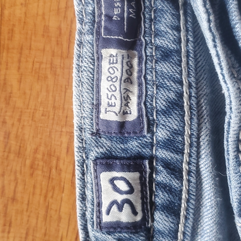 Cute Miss Me Jean's. Easy/Boot. 30x29. Blue Fade. - Picture 5 of 7